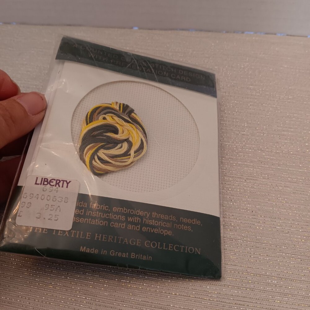 Textile Heritage Welsh Daffodil counted cross stitch card kit Great Britain - Picture 3 of 4